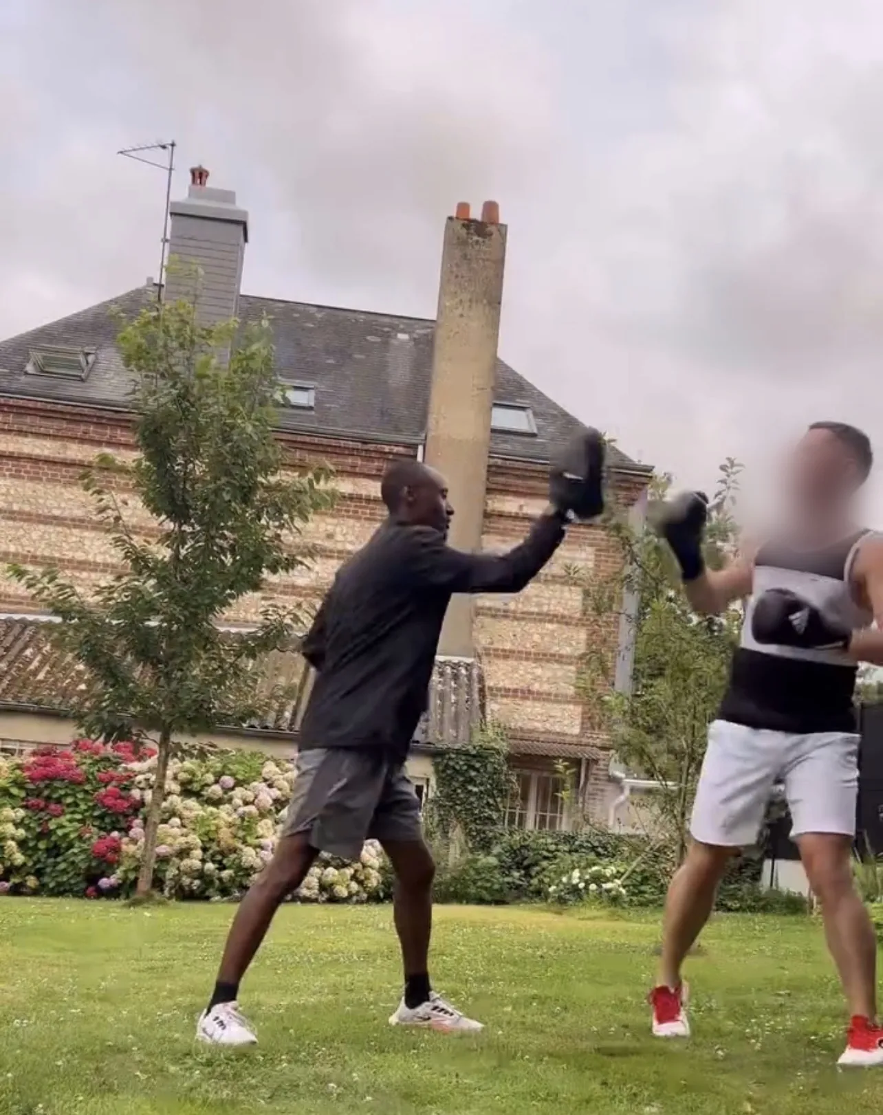 Séance de boxe éducative en extérieur avec Xavier Amlon